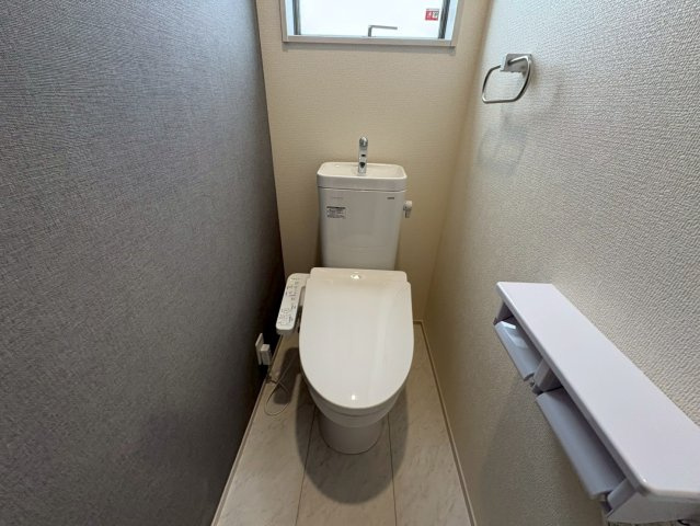 ■■うるま市前原-2号棟（全10棟）のトイレ|清潔感のあるトイレです