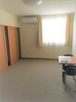 こちらの居間で趣味の時間をお楽しみください
