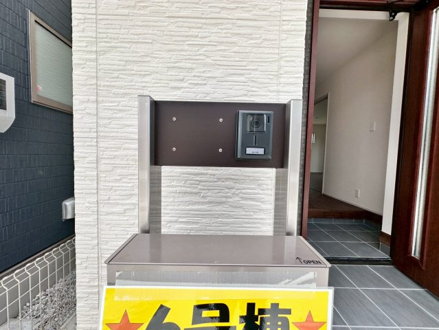 ■■うるま市前原-6号棟（全10棟）の玄関|明るい玄関です