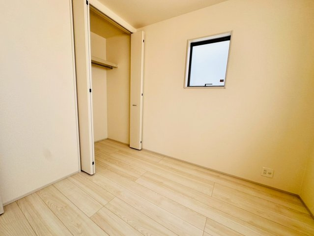 ■■うるま市前原-8号棟（全10棟）の洋室