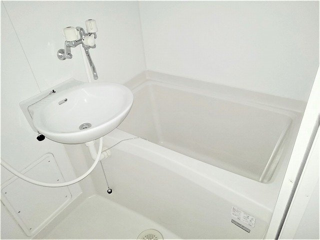 日々の疲れを癒すお風呂付です