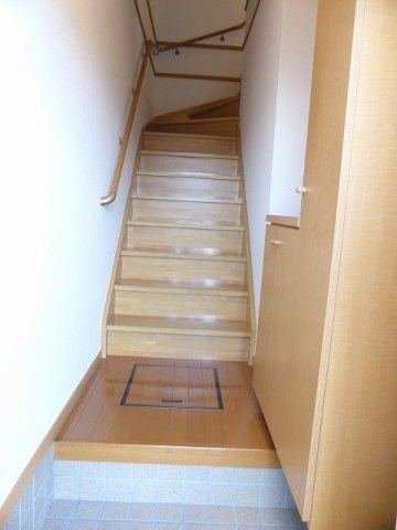 収納もある玄関です