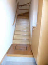 収納もある玄関です