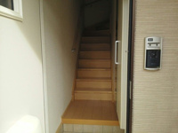 落ち着いた玄関です