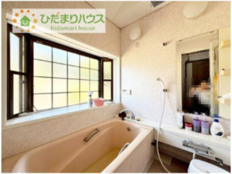 【浴室】 | つくば市柴崎　中古戸建 | 窓があり換気もしやすくお掃除楽々！