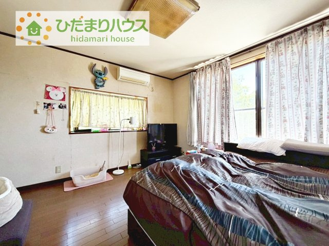 【洋室】 | つくば市柴崎　中古戸建 | お掃除しやすく、清潔感を保てるのでダニも発生しにくいフローリング♪