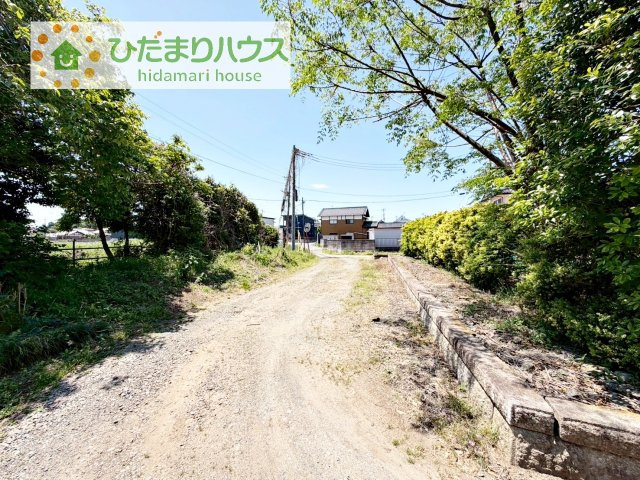 【前面道路含む現地写真】 | つくば市柴崎　中古戸建 | たっぷりの陽光と心地よい風が舞い込む住まい♪
