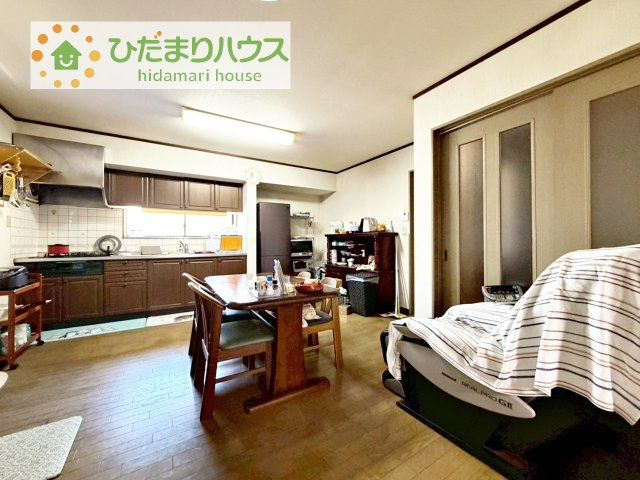 【居間・リビング】 | つくば市柴崎　中古戸建 | お友達や親戚とホームパーティもいいですね(*^^*)