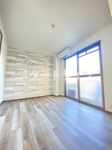 大阪市淀川区宮原２丁目の賃貸マンションの居間・リビング
