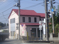 小前田郵便局まで555ｍ