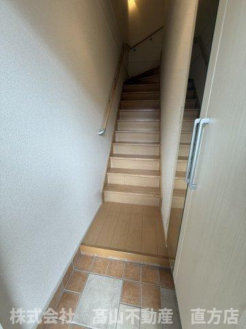 北九州市八幡西区茶屋の原３丁目のアパートの玄関
