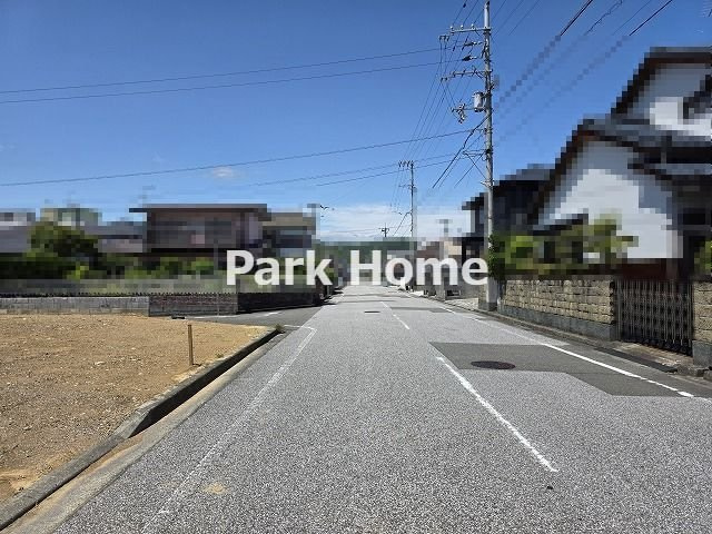 高知市瀬戸東町3丁目 ① 新築戸建ての前面道路含む現地写真