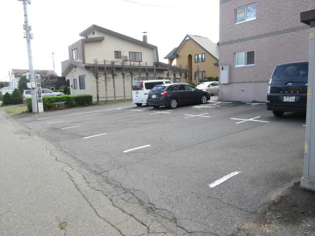 リリィベルの駐車場