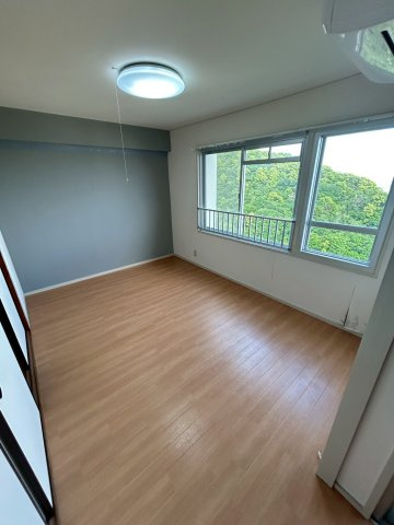 住吉台東住宅3号棟の居間・リビング