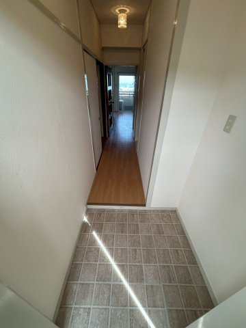 住吉台東住宅3号棟の玄関