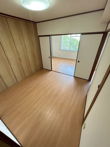 住吉台東住宅3号棟の寝室