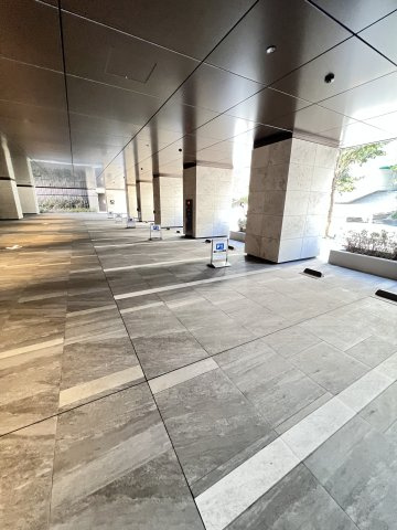 グランドメゾン福岡The Central Luxeの駐車場