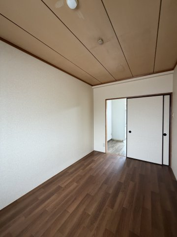 DITA笠松通の洋室
