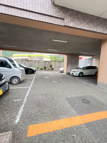 ヴューテラス宝塚の駐車場