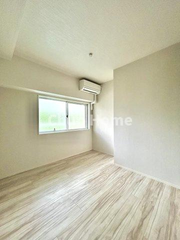 ドルミ錦糸町長谷川ビルの子供部屋|【子供部屋】お子様を持つ家庭の約6割が「家族や子どものため」に購入を希望。入学後の転校を避け、広い空間でのびのび育てたいなどの親心が、家探しのきっかけになっているようです。