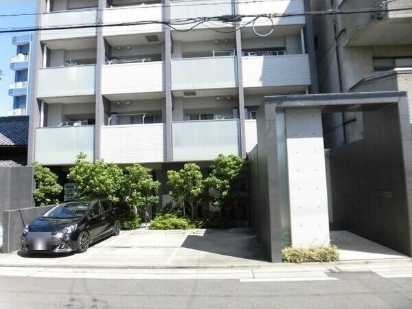 CASTELLO LUSSOの駐車場