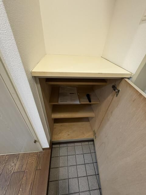 杉並区西荻北３丁目の店舗事務所の収納
