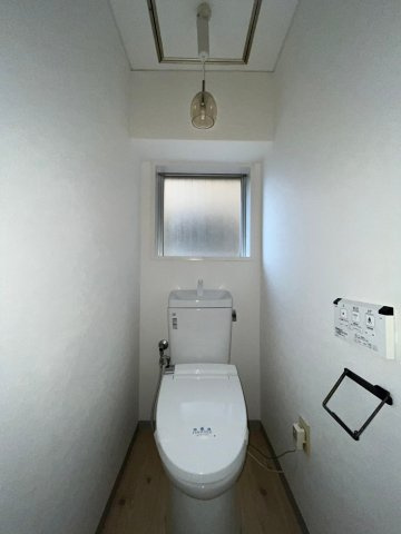 杉並区上荻４丁目の賃貸マンションのトイレ