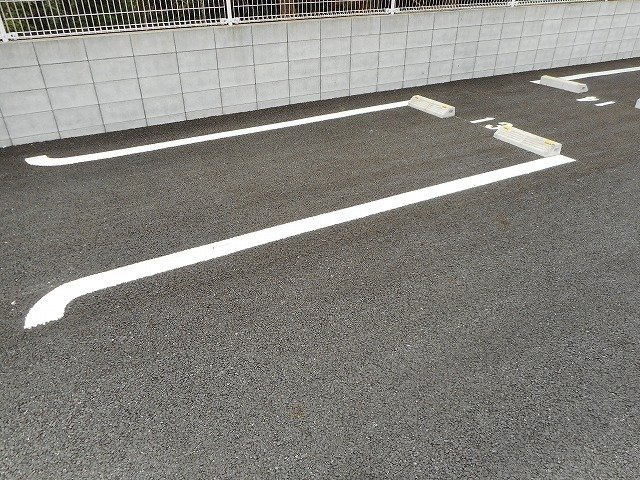 ノバガーデンⅢの駐車場|駐車場があります