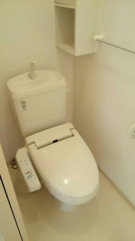 ドゥーエ・ヴォーチのトイレ|落ち着いたトイレです