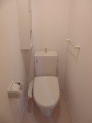 ヴァンベールＢ棟のトイレ|ゆったりとした空間のトイレです