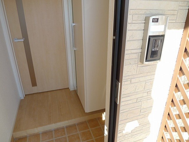 アルヴィータＣの玄関|きれいな玄関です
