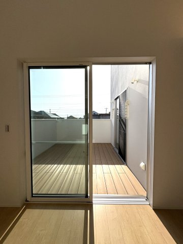 HILLSIDE PRIVATE LIFE｜片瀬山で、静けさを愉しむの居間・リビング
