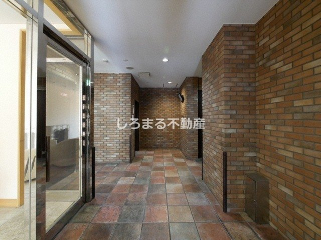 フレンシアノイエ難波南のエントランス