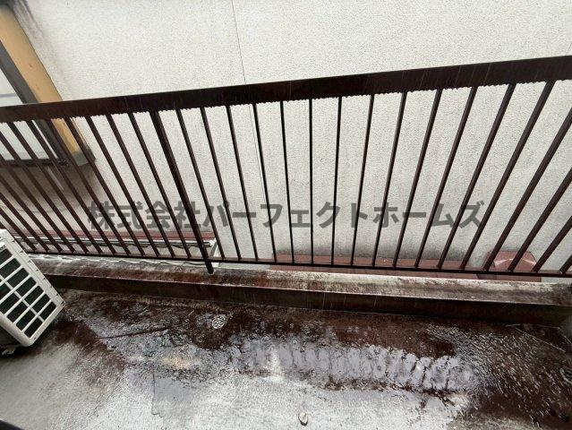 多田ハイツのバルコニー|暖かな日差しのふりそそぐバルコニー