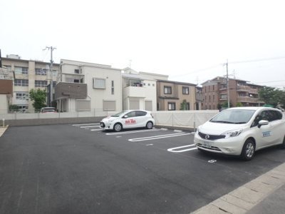 【駐車場】 | ルクリア Ａ棟 | カースペースがあります