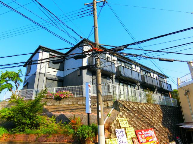 クレール金剛のエントランス