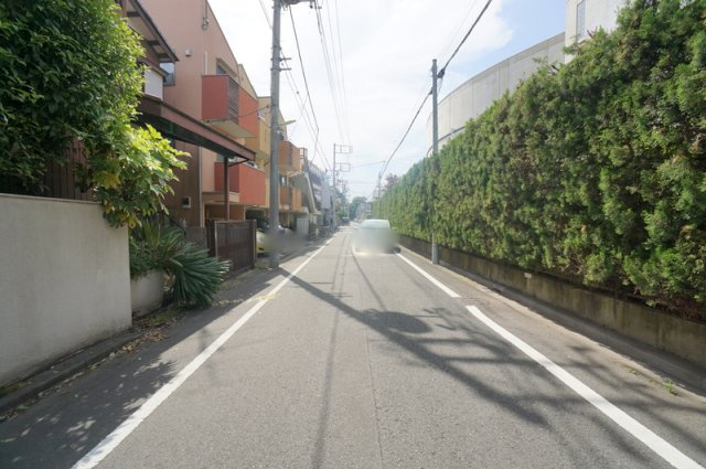宮坂１　土地の前面道路含む現地写真|北側公道　幅員約6.0m