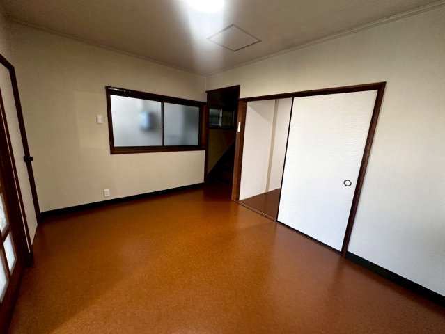 高砂市緑丘2丁目貸家の洋室