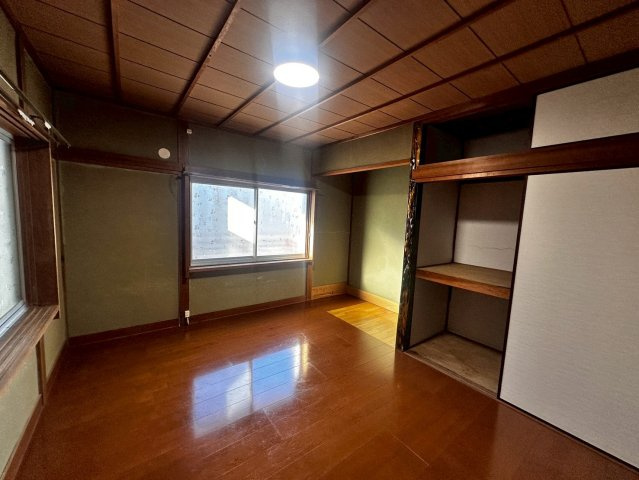 高砂市緑丘2丁目貸家の洋室