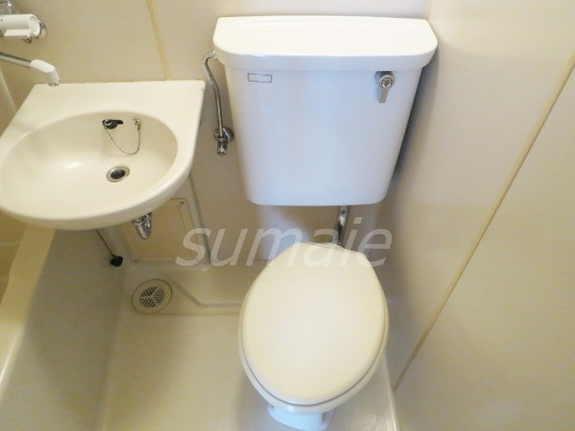 第二若木コーポのトイレ|3点ツニットバスのトイレです☆