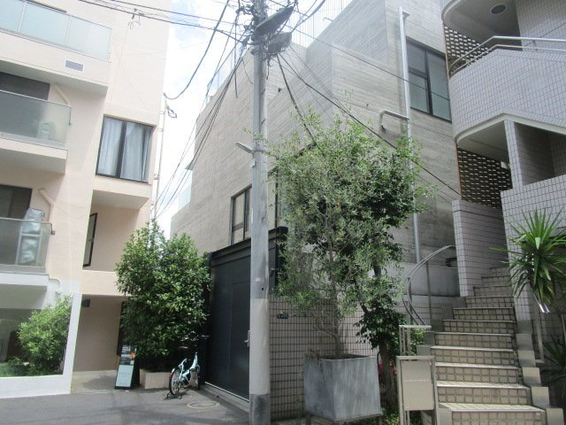 港区南青山６丁目のビル