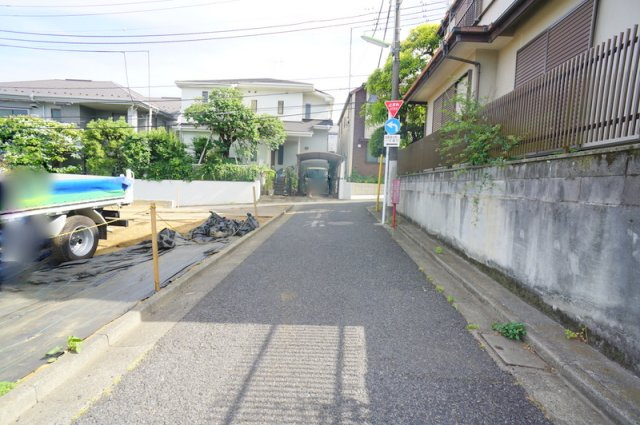 代田６　土地の前面道路含む現地写真|西側私道　幅員約3.4m