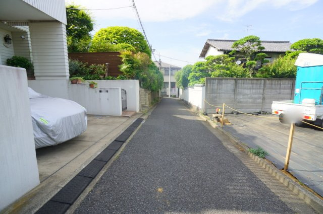 代田６　土地の前面道路含む現地写真|西側私道　幅員約3.4m