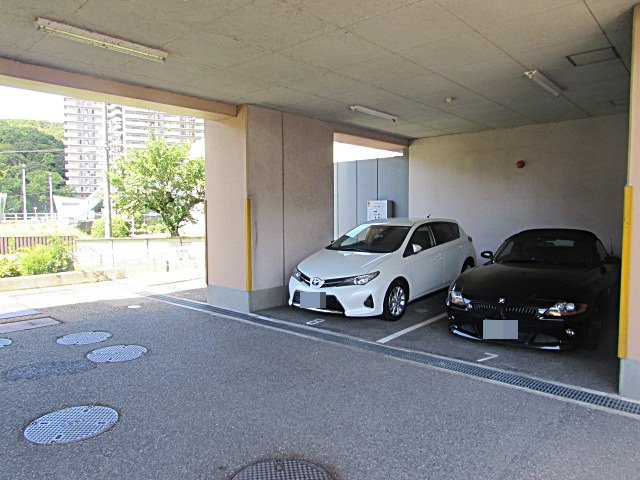 ヴューテラス宝塚の駐車場|駐車場完備です