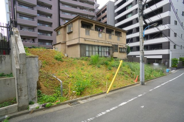 西早稲田３　土地の外観|都電荒川線「面影橋」駅徒歩3分
都電荒川線「学習院下」駅徒歩5分
JR山手線、東京メトロ東西線、西武新宿線「高田馬場」駅徒歩9分