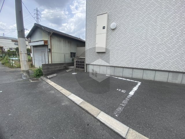 アーレントの駐車場