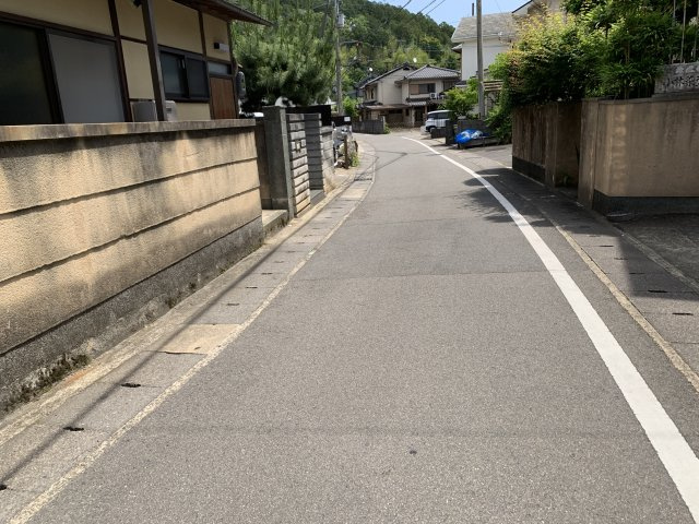 京都市左京区岩倉木野町　中古一戸建の前面道路含む現地写真