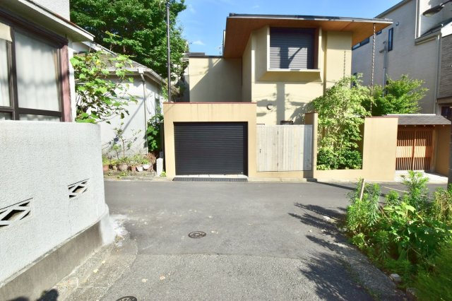 豊島区雑司が谷1丁目　建築条件無し売地の前面道路含む現地写真|現地写真

現地ご見学希望・資料請求などお気軽にお問い合わせ下さい！
03-5990-5201