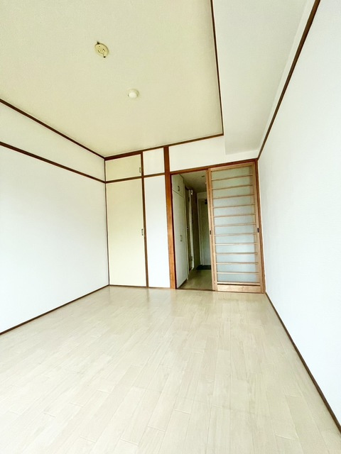 プレアール庚午中の内装