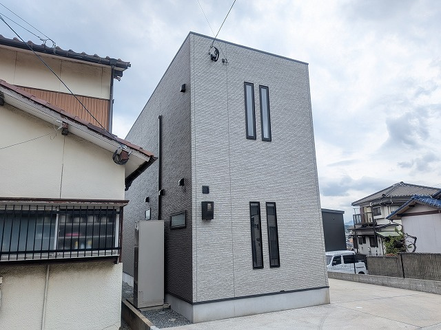 湯川新町二丁目16番9号（B-10）の外観